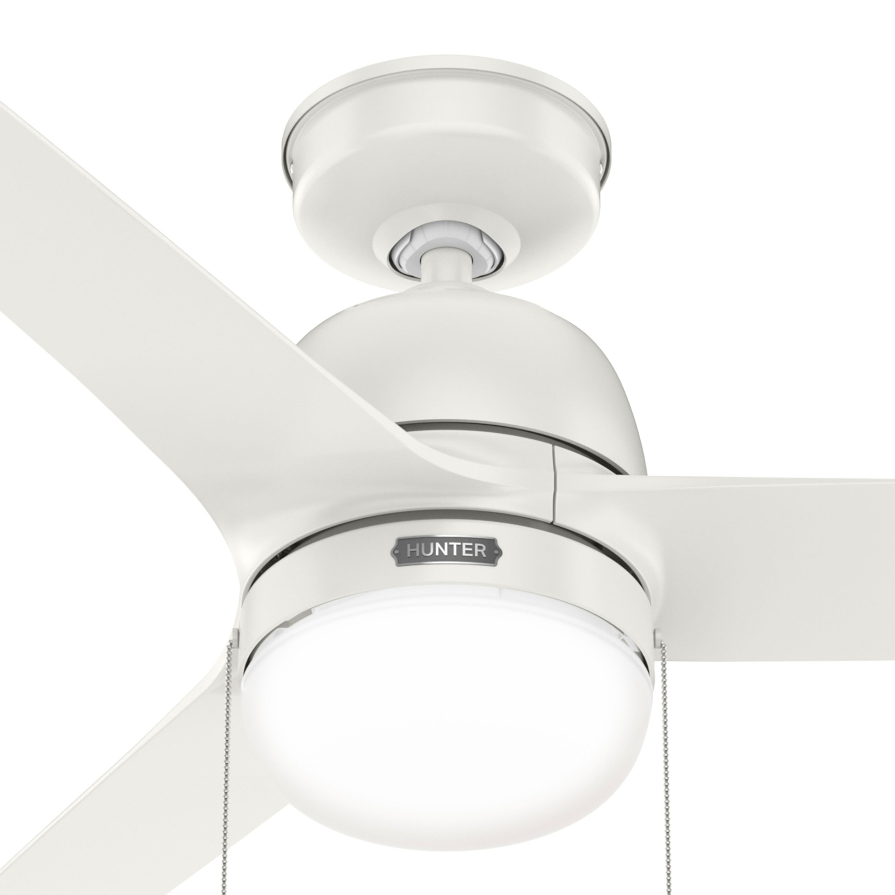 Hunter Fan 52 inch Casual Fresh White Indoor/Outdoor Ceiling Fan with LED Light Kit and Pull Chain (Certified Refurbished)