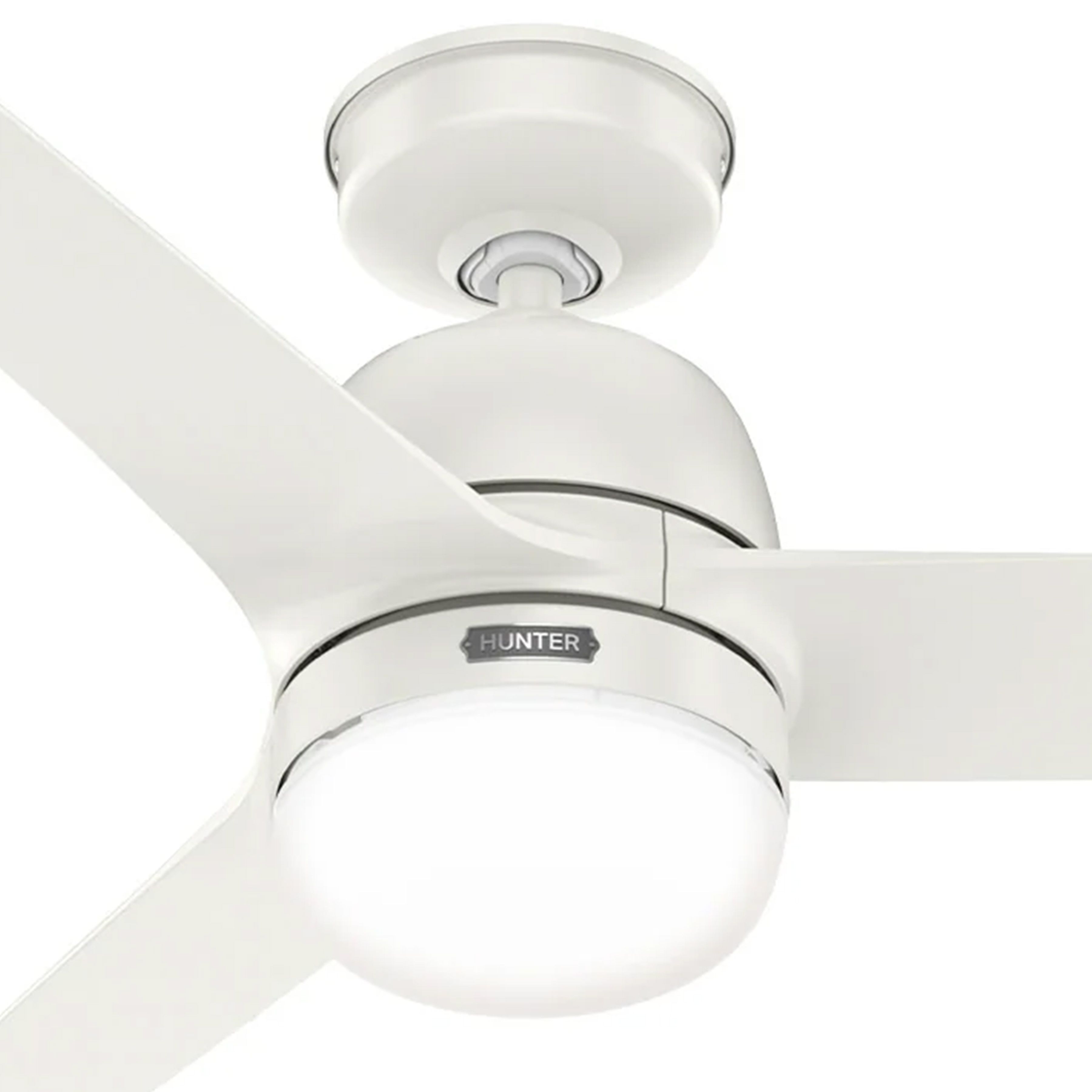 Hunter Fan 52 Inch Fresh White Indoor/Outdoor Ceiling fan with Lights and Remote Control for Farmhouse, Patio, Bedroom, Living Room, Office, Basement, Kitchen, Dining Room (Certified Refurbished)